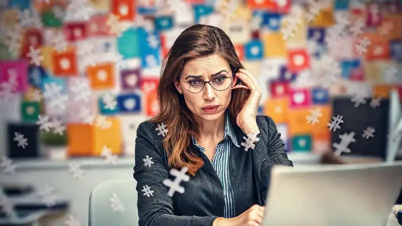 Una empresaria frustrada enfrenta un caos digital